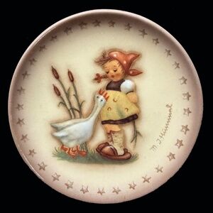 Hummel Miniature Plate • Goose Girl